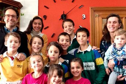 Los Cebrián son 13 en total. Todos se contagiaron de coronavirus.