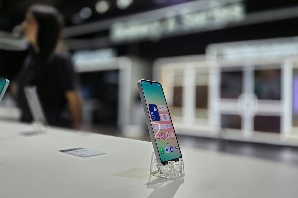Los celulares bajarán un total de 30% a partir de enero, pero todavía serán caros en comparación con otros países