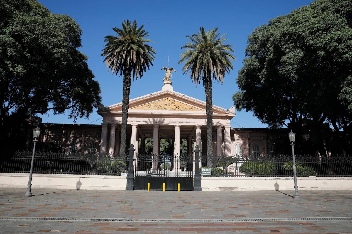 Los cementerios modificaron sus protocolos para el manejo, traslado y entierro de los cuerpos