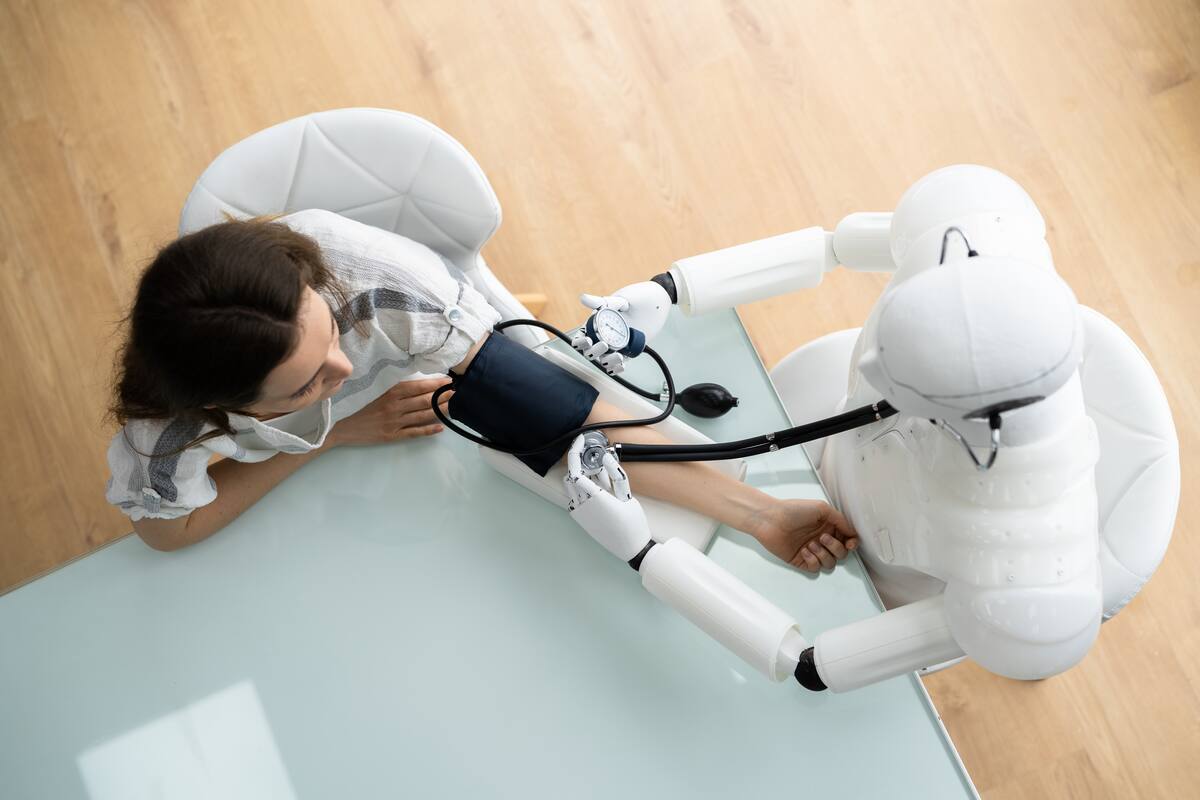 Los chatbots se transformaron en una primera fuente de consulta antes de llegar a la visita médica; los expertos consideran que pueden servir para hacer una recopilación inicial de síntomas antes del encuentro entre pacientes y doctores