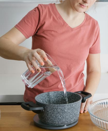 Los chefs solucionan este problema al añadir más líquido para reducir la concentración de sal