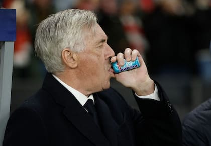 Los chicles de Ancelotti, un recurso que lo ayuda a calmar la ansiedad al DT de Brasil
