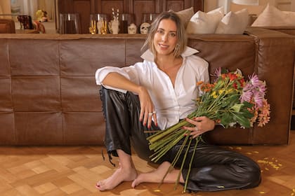 “Los chicos de él y mis chicos se llevan bárbaro, pero siempre hay un límite. Yo respeto mucho a las mamás de sus hijos, él respeta también al papá de los míos, no nos involucramos de más”, asegura