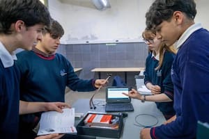Los chicos recibieron un kit con componentes y también hicieron un curso para poder armar el picosatélite, del tamaño de una lata de gaseosa
