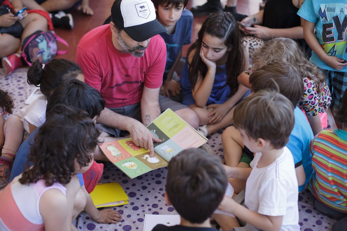Los chicos son protagonistas de los encuentros con los escritores