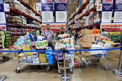 Los chilenos copaban los supermercados mendocinos hasta hace unos 50 días; ese movimiento terminó.