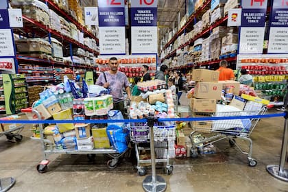 Los chilenos copaban los supermercados mendocinos hasta hace unos 50 días; ese movimiento terminó.
