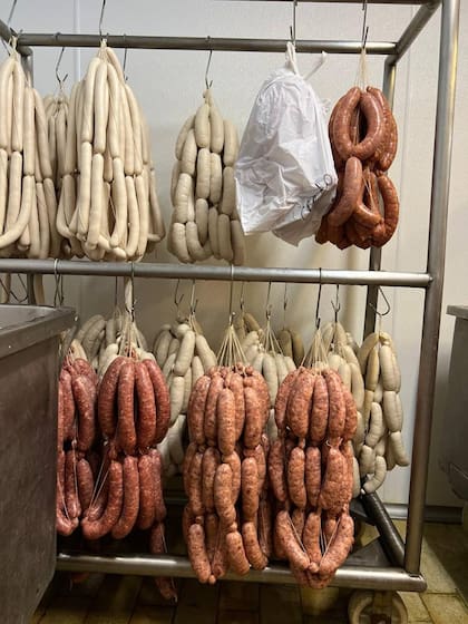 Los chorizos para el asado de puro cerdo son también uno de los productos más buscados.