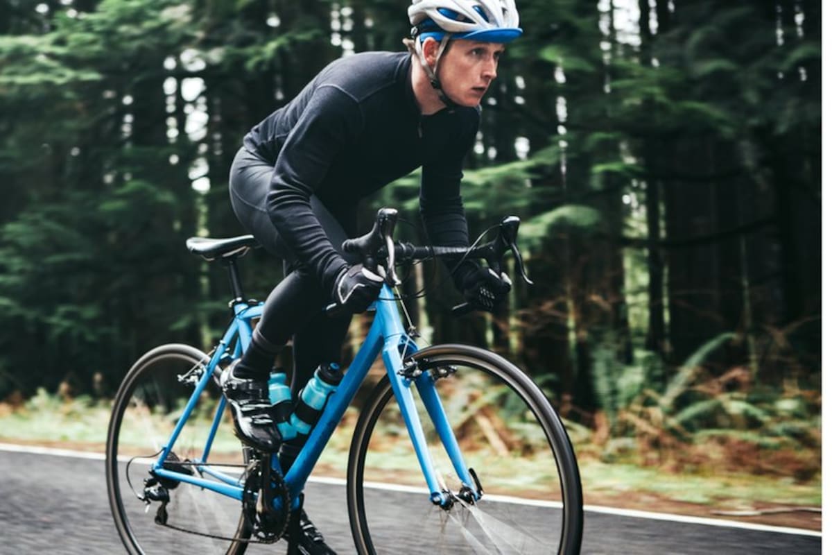 Los ciclistas logran mejorar su estado de forma general y la capacidad cardiovascular sobre la bicicleta.