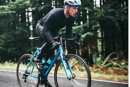 Los ciclistas logran mejorar su estado de forma general y la capacidad cardiovascular sobre la bicicleta.