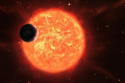 Los científicos creen que una estrella gigante roja debería haber consumido el planeta conocido como 8 Ursae Minoris b, de la Vía Láctea