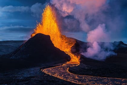 Los científicos llevan al menos un siglo tratando de controlar la feroz fuerza de los volcanes.