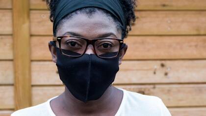 Los científicos recomiendan mantener las medidas de prevención después de ponerse la vacuna