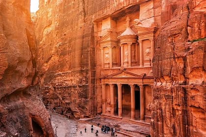 Los científicos resolvieron el misterio de la copa del Santo Grial que fue descubierta en una tumba en Jordania