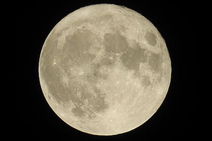 Los científicos siguen desentramando los misterios de la Luna