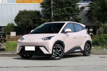 Los cinco autos eléctricos chinos que se pueden conseguir al precio de uno en el mercado de Estados Unidos
