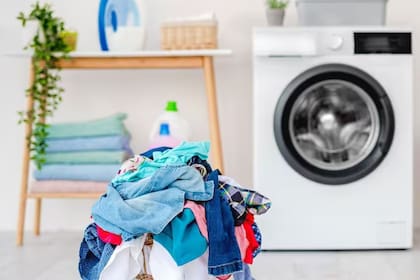 Los cinco errores comunes al usar el lavarropas y que arruinan tus prendas