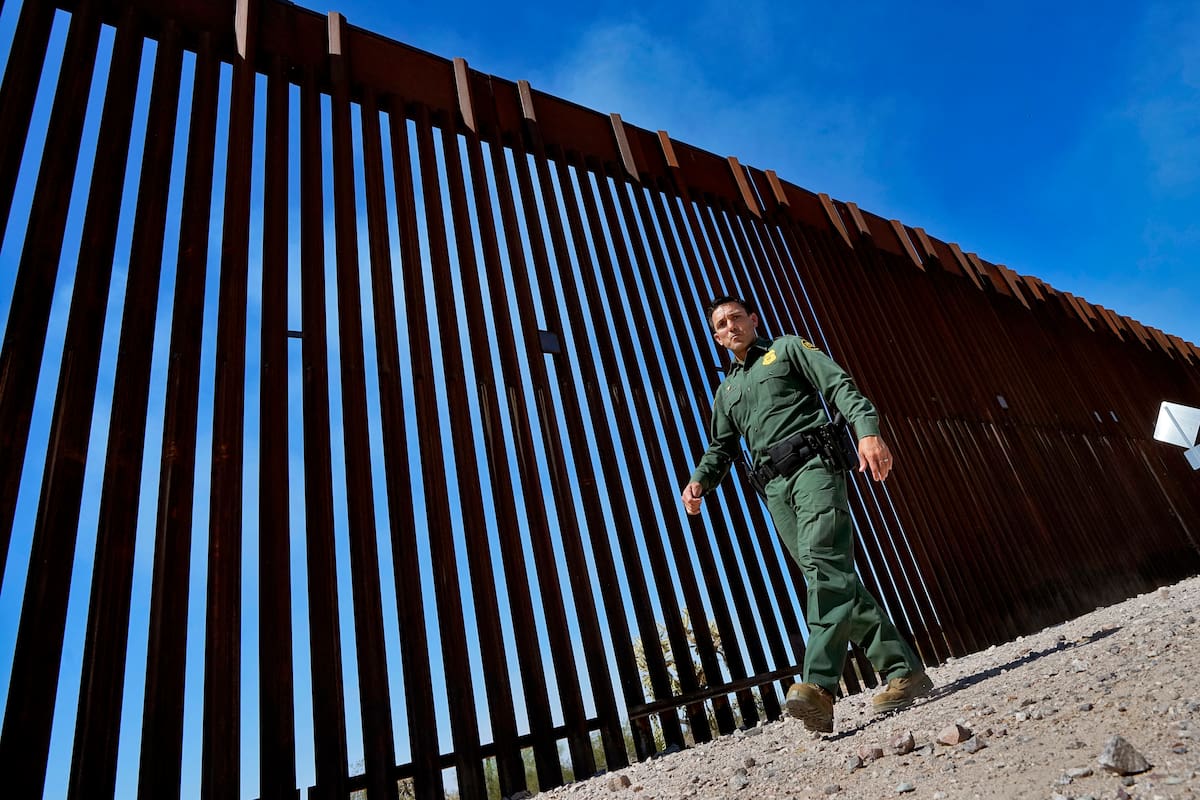 Los ciudadanos de Arizona votarán en las elecciones de noviembre si dan lugar a una norma para que la policía detenga a quienes crucen ilegalmente la frontera desde México