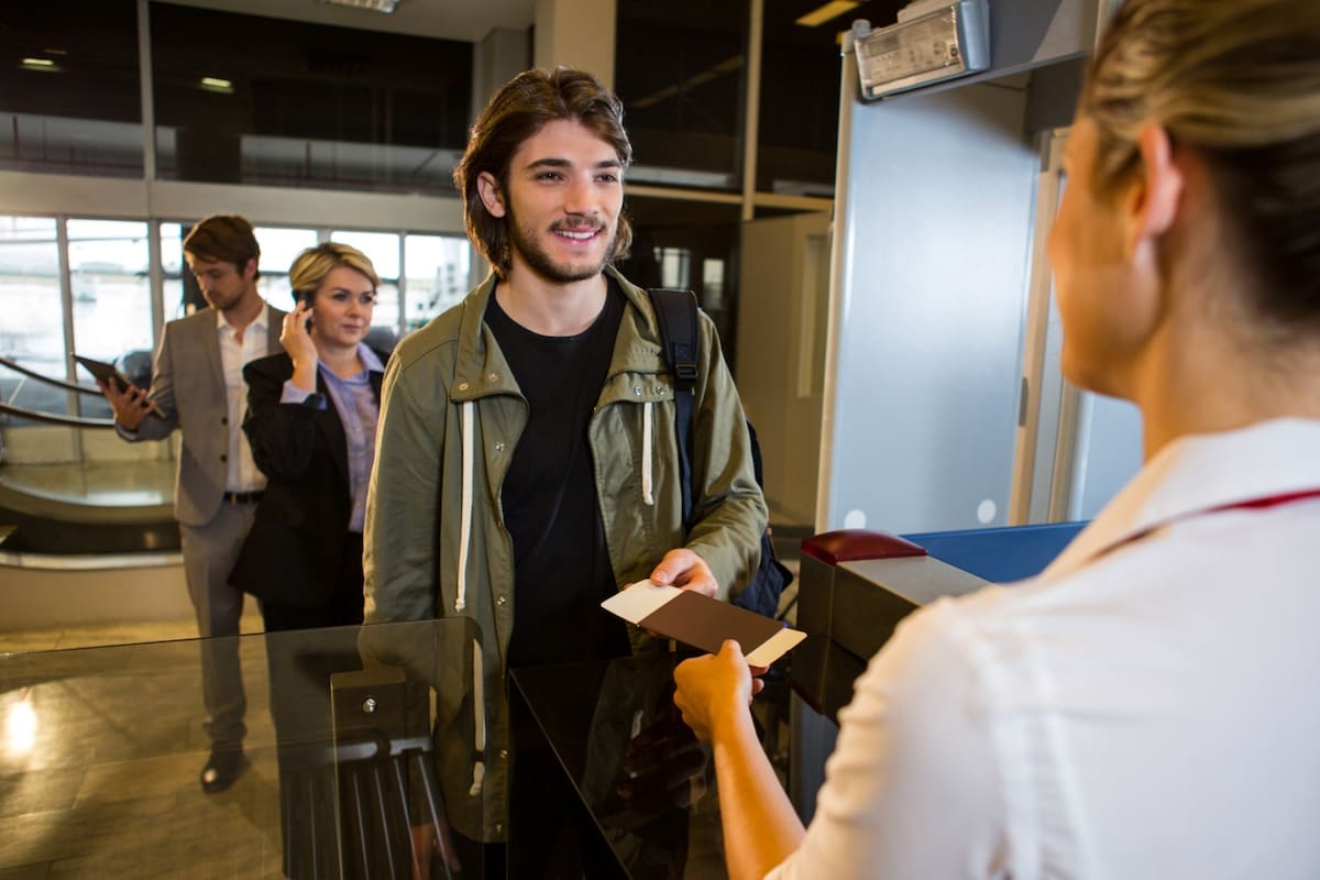 Los ciudadanos de Chile pueden viajar a Estados Unidos sin visa, pero sí necesitan una autorización