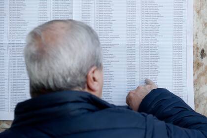 Los ciudadanos pueden consultar de forma online el padrón electoral para saber dónde votan en los comicios generales del 22 de octubre