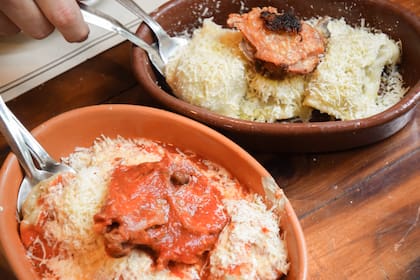 Los clásicos ravioles son de verdura y carne; también preparan de ricota y nuez para los vegetarianos.