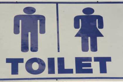 En la imagen, dos clásicos signos universales de los baños públicos. En la actualidad, existen múltiples formas de designarlos