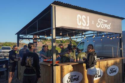 Los clientes de Ford pudieron disfrutar de comida elaborada en el momento por Café San Juan.