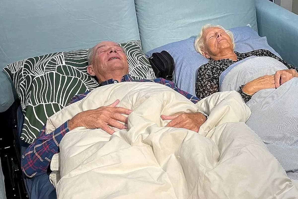 Los clientes eligieron las camas que estaban en exhibición para pasar la noche (Fuente: Twitter)