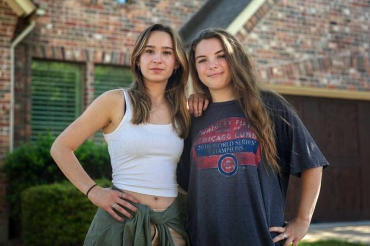 Los clubes de lectura de libros prohibidos con los que los jóvenes desafían la creciente censura en Estados Unidos