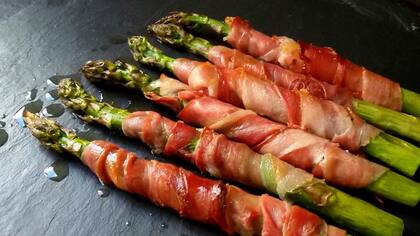 Los cocineros proponen opciones para aprovechar los dos meses de espárragos anuales.
