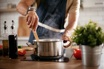 Los cocineros reciben un 10% de aumento en el primer mes de 2024