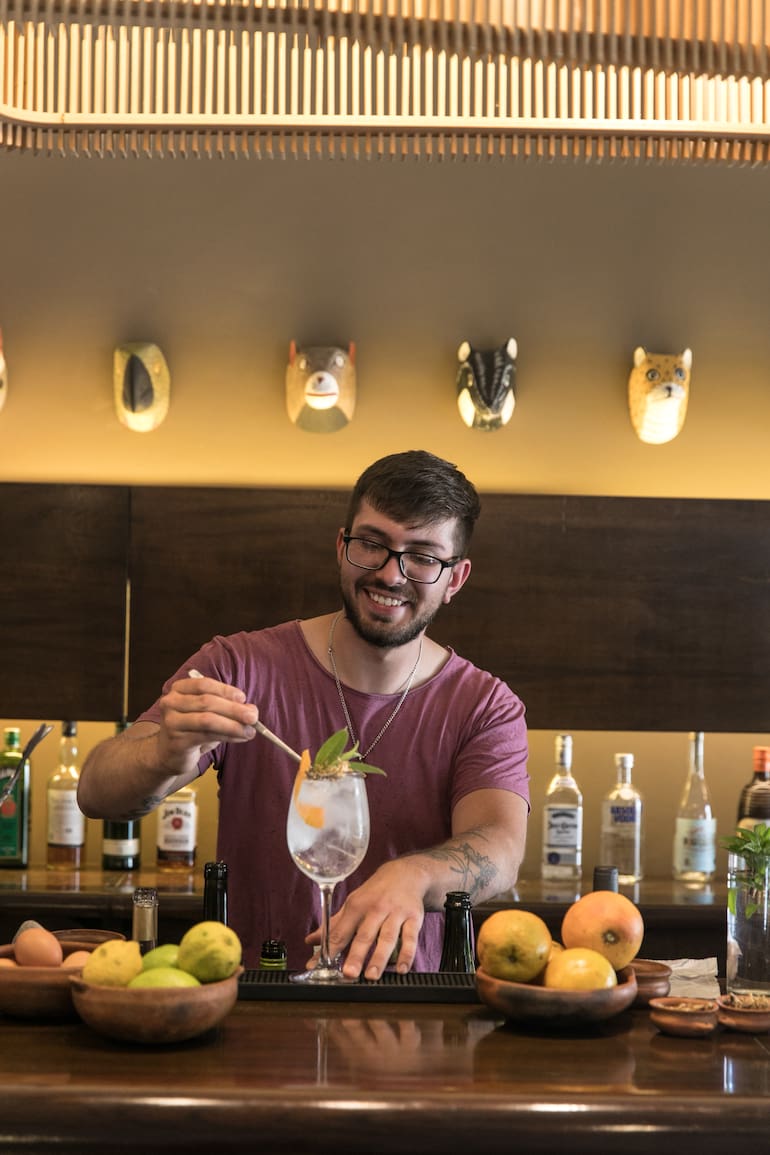 Los cócteles de inspiración andino-gourmet llevan ingredientes que provienen de la fantástica huerta orgánica que tiene el hotel.