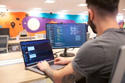 Los colaboradores podrán combinar presencialidad con teletrabajo