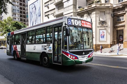 Los colectivos funcionan con la frecuencia de feriados
