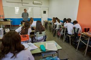 Los colegios privados de la ciudad de Buenos Aires y los de la provincia de Buenos Aires recibieron esta tarde la autorización para incrementar sus cuotas en los próximos días