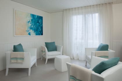 Los colores acompañan el mood en la sala de relax de Cielo Spa.