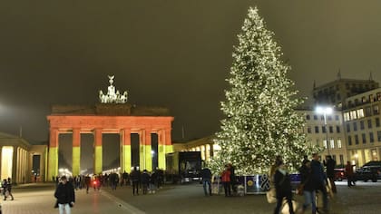 Los colores de Alemania en Berlín, un día después del ataque