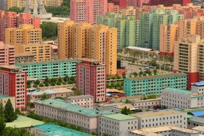Los colores pastel adornan la capital de Corea del Norte, Pyongyang