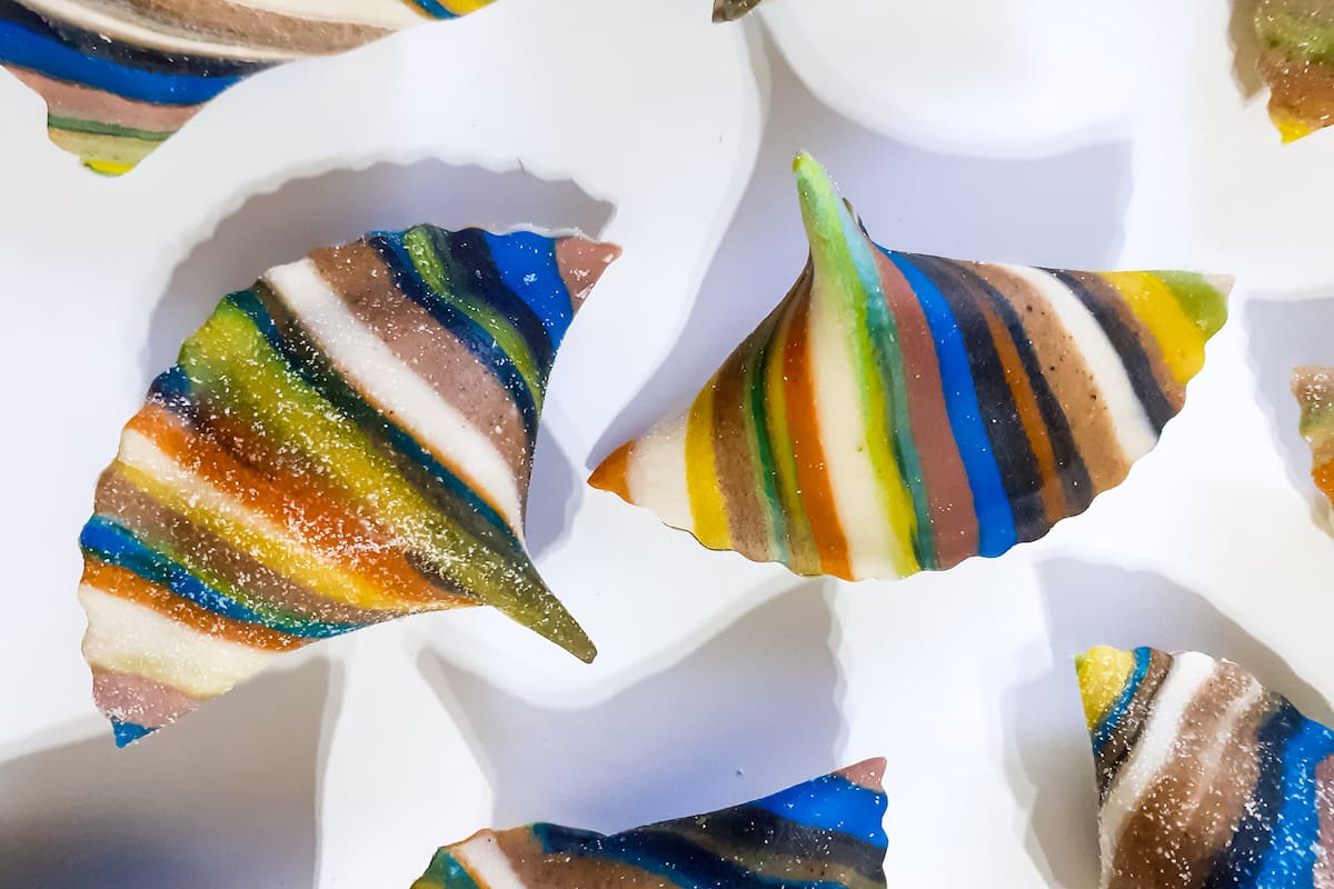 Los colores surgen de vegetales, especias, legumbres y distintas harinas