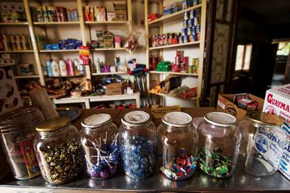 Los comercios de barrio no venden los productos a los valores que exige el gobierno.