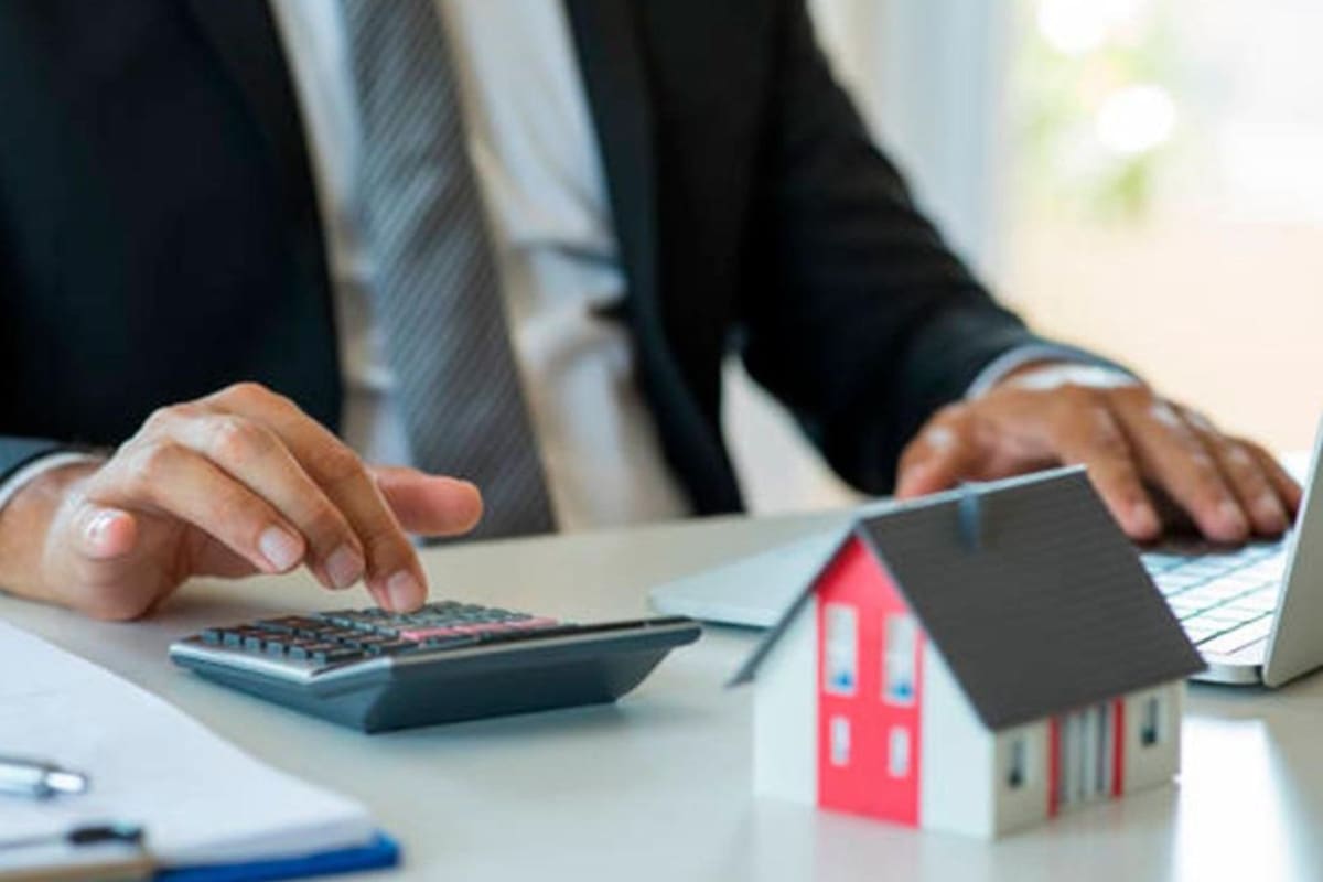 Los compradores de viviendas en Estados Unidos están viendo un incremento significativo en su capacidad de compra debido a la disminución de las tasas hipotecarias (Archivo)