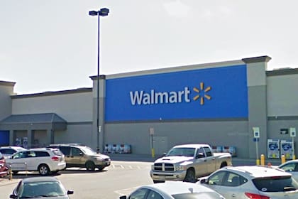 Los conductores de Spark Drive esperan a que les lleguen las asignaciones en los estacionamientos de Walmart y luego hacen las entregas