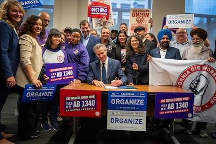 Los conductores de Uber y Lyft podrán sindicalizarse en California