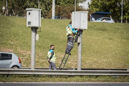 La Argentina también tiene normas que prohíben este tipo de conductas al volante