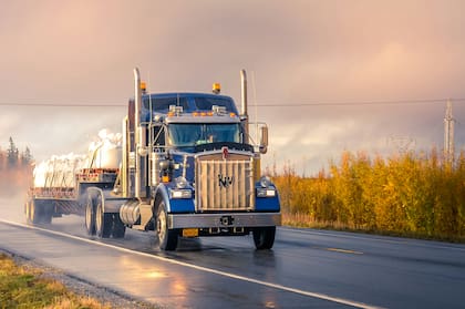 Los conductores y propietarios de camiones son de los mejores pagados en Estados Unidos (Unsplash)