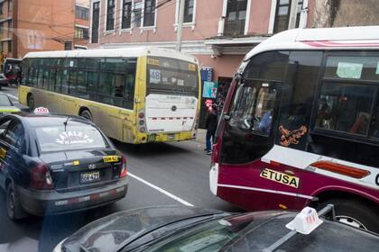 Los congestionamientos de tránsito son una imagen habitual en la congestionada Lima