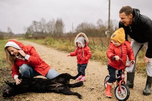 Los consejos para lograr una buena convivencia entre las mascotas y los niños (Foto Pexels)