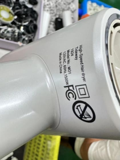 Los consumidores deben destruir los secadores de pelo retirados del mercado desenchufando el secador de pelo, cortando el cable y desechándolos de acuerdo con las leyes de reciclaje locales y estatales, y enviar una imagen del secador de pelo destruido a info@tideway.shop o tidewayshopify@gmail.com.