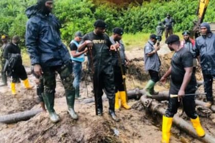 Los contratistas de seguridad privada llevaron al personal de seguridad de Nigeria a la escena del enorme robo de petróleo.