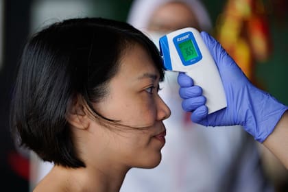 Los controles de temperatura se realizan en sitios públicos.